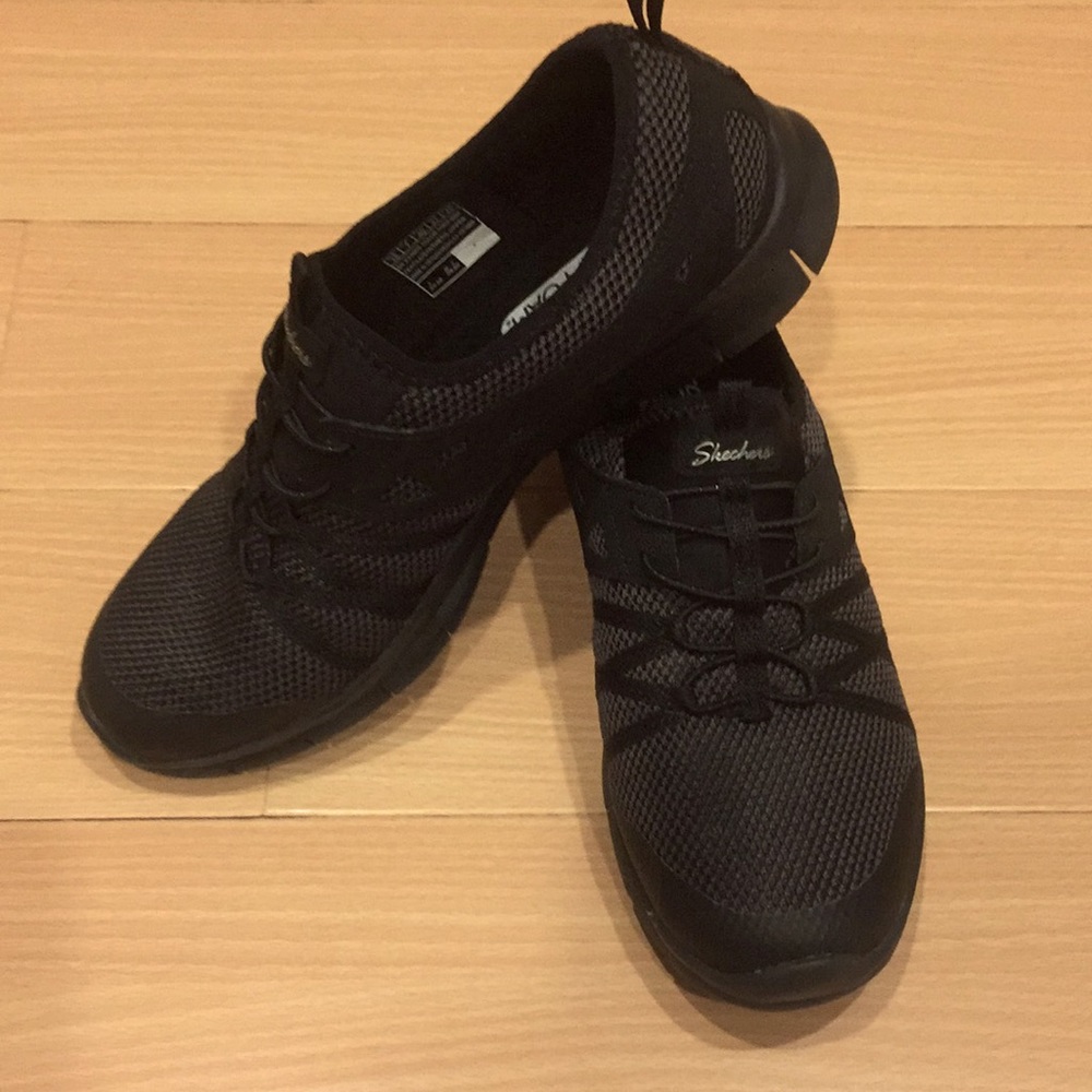 Skechers Air-Cooled Memory Foam Sneakers Sz10👟